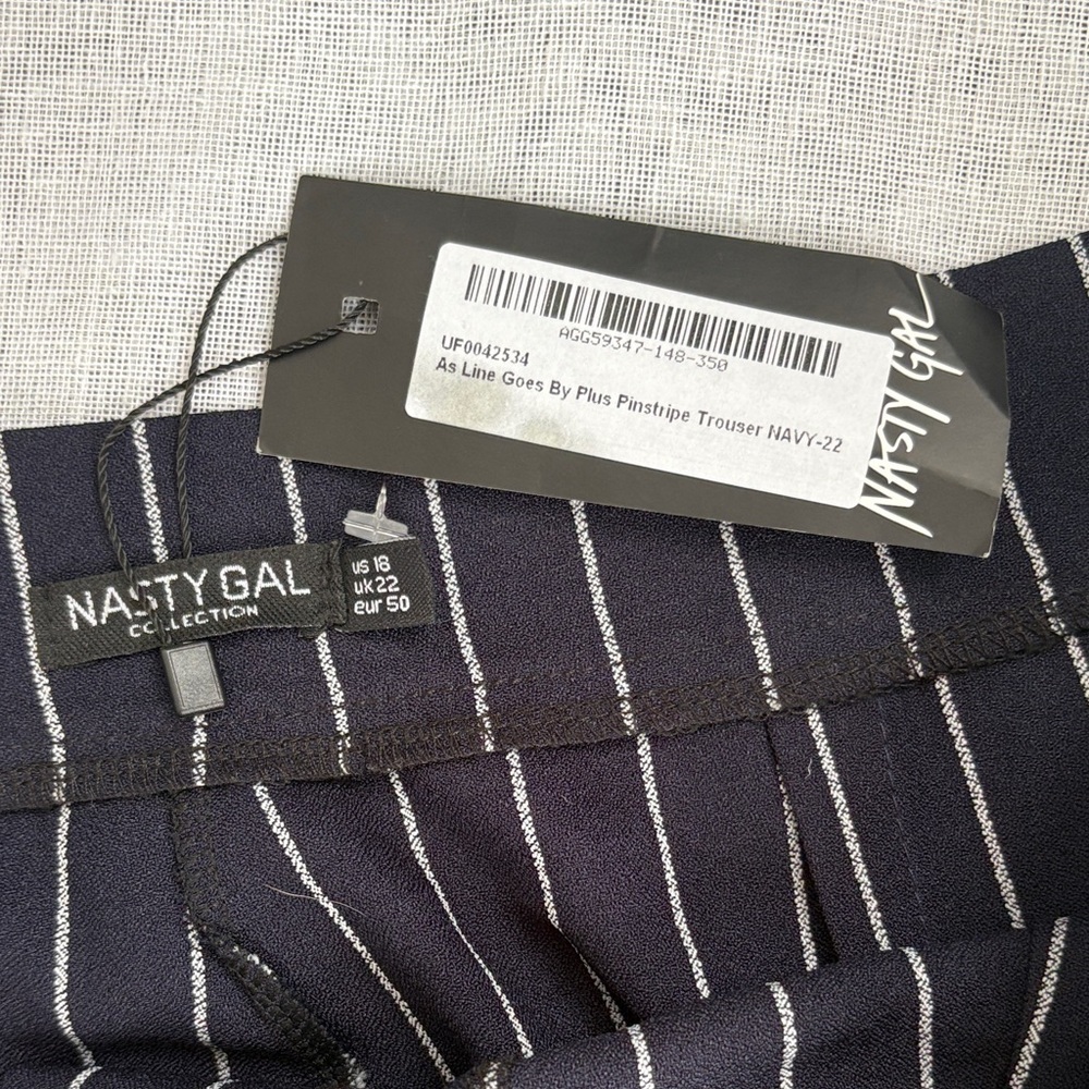 Nasty Gal As Line Goes Plus Pinstripe Trouser - Picture 3 of 12